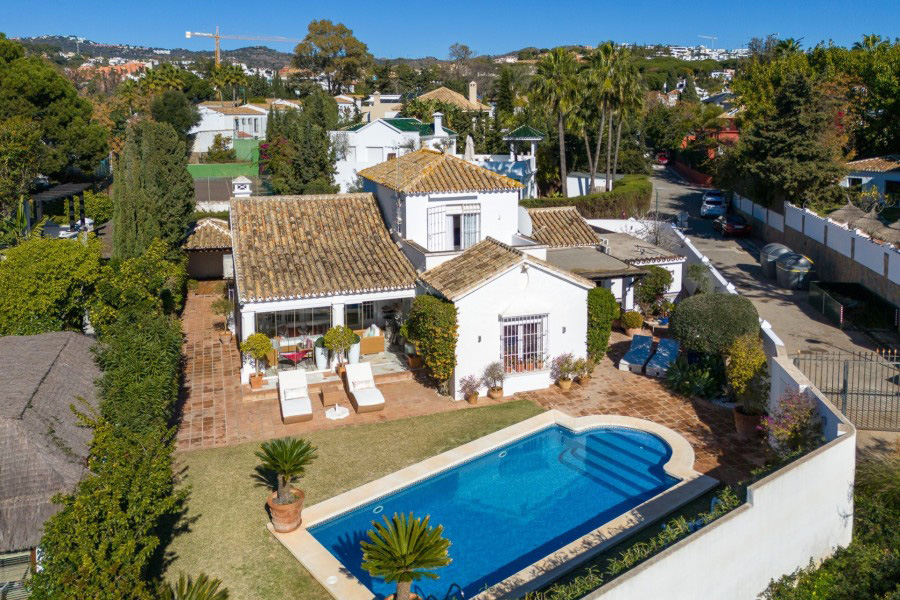 Villa for sale in Artola, Marbella East