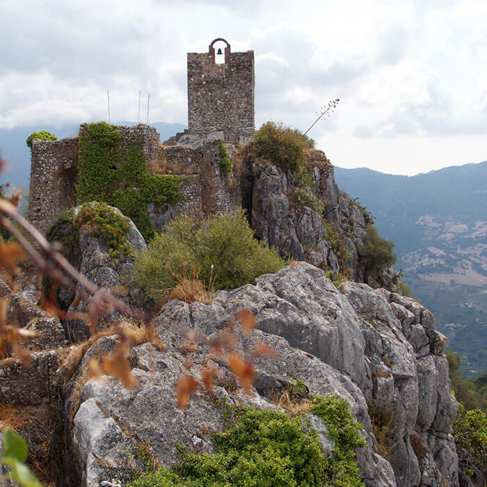 Grandiose Castillo del Águila overlooking the wilderness