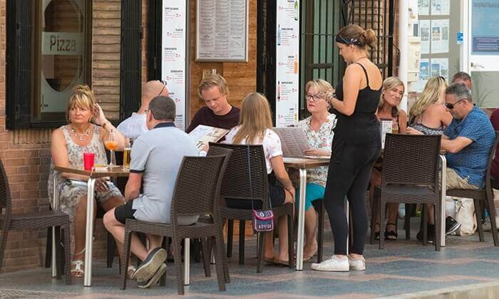 Mijas Costa Guide - Enjoying a pleasant family meal in Mijas Costa