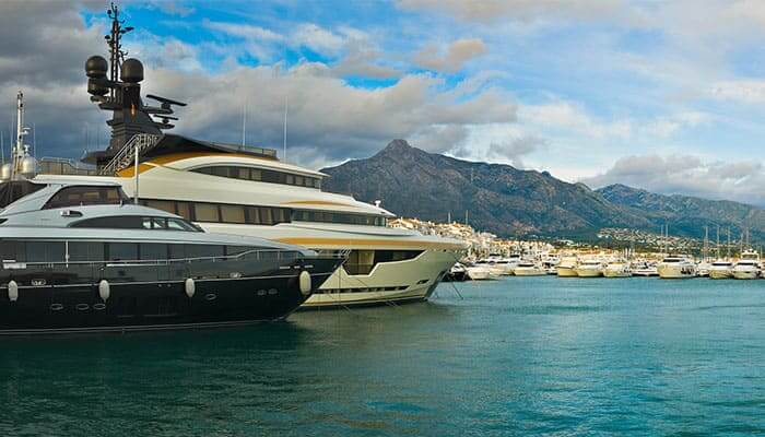 Puerto Banús Guide - Mega-yachts bob gently at their Puerto Banús moorings