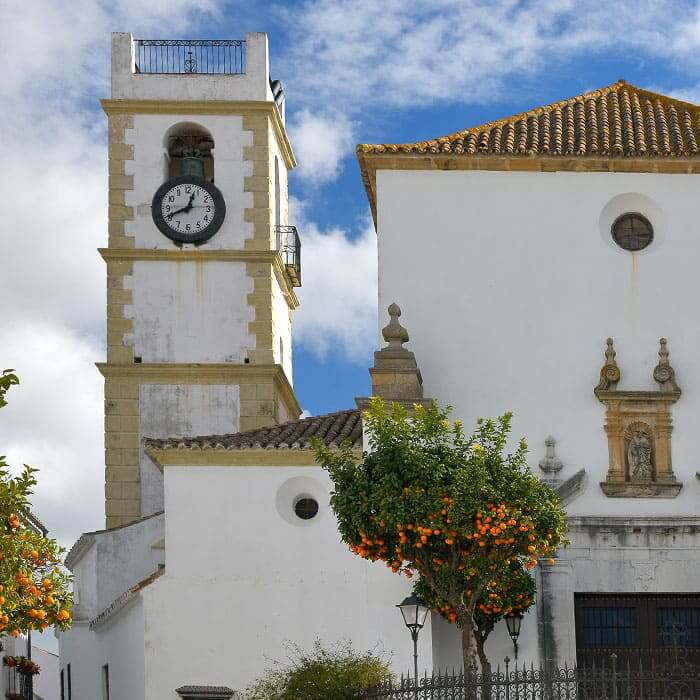 San Roque Guide - Classic village atmosphere... Iglesia de Santa María La Coronada en San Roque