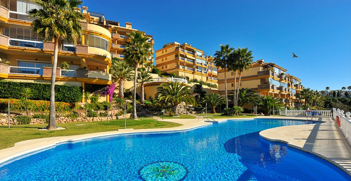 Recommended Properties on the Costa del Sol - in Mijas Costa - spectacular open views over the Calahonda valley and the Mediterranean. 