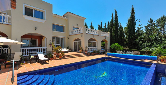 Recommended Properties on the Costa del Sol - Detached villa only minutes away from the bustling inland town of Alhaurin el Grande