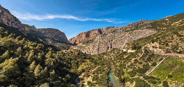 Enjoy cliff diving at El Chorro