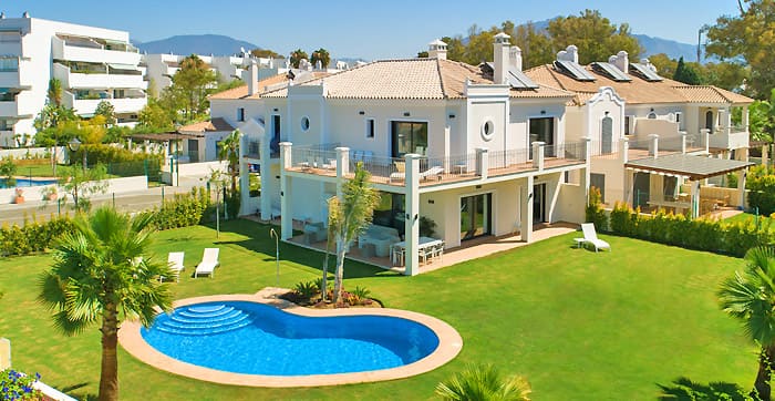 Oasis de Guadalmina Baja: The Summer of Big Changes You Can’t Afford To Miss. House 8 exterior