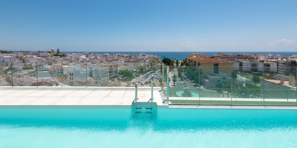 Residencial Infinity Estepona. Rooftop infinity pool