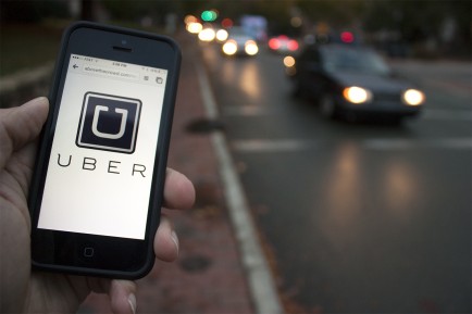 Car share app Uber eyes return to Spain