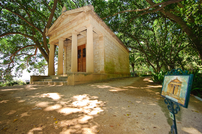 The Loring Museum, built in the style of a Doric temple, houses several archaeological artefacts