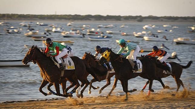 Horse racing on the Sanlúcar de Barrameda beach