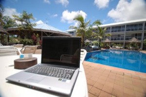 Laptop-at-Poolside1-434x288
