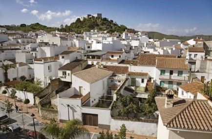 Average property prices will rise around 2.5% in 2016, with some areas - such as the Costa del Sol - likely to perform even more strongly than that.