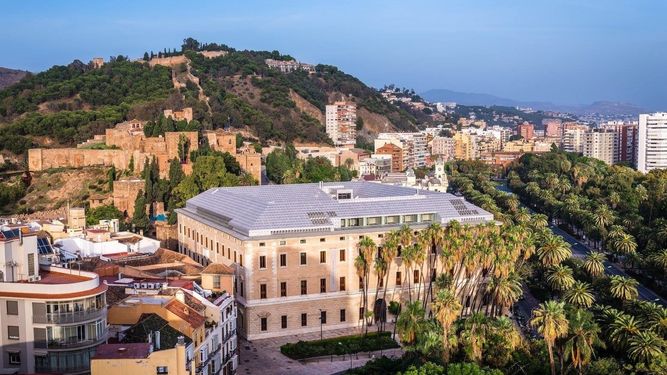 museo-malaga-palacio-aduana-puertas_980012781_118657858_667x375