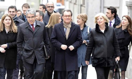 Artur Mas, centre, after receiving his sentence at the Catalan High Court. Photo: Getty Images/AFP