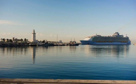 Last year, the Harmony of the Seas visited Malaga: expect more similar sights this year. Image: Twitter/David Escalara
