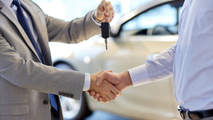 Car sales in Spain increased significantly in the first quarter of this year.