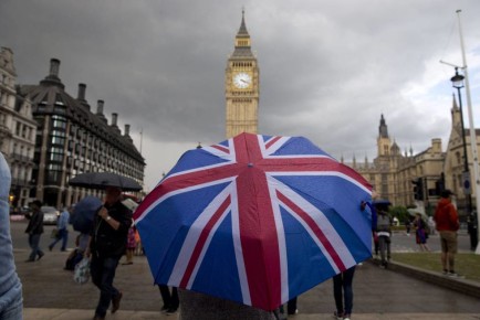 While Spaniards living in Britain may not love the rain, there is much about the country they do enjoy.