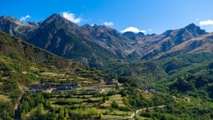 five-mountain-ranges-spain_d00b66f9386777d-300x169