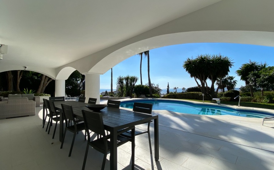 Terrace with sea & pool views