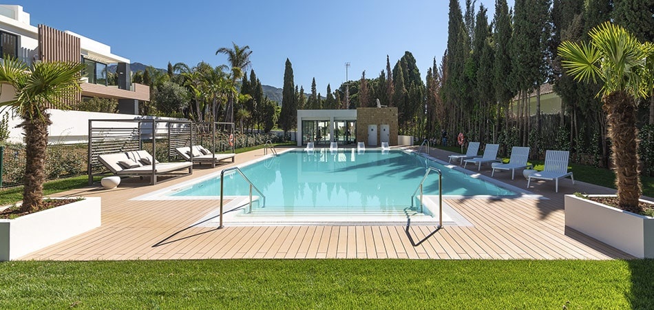 Overview image of the pool area