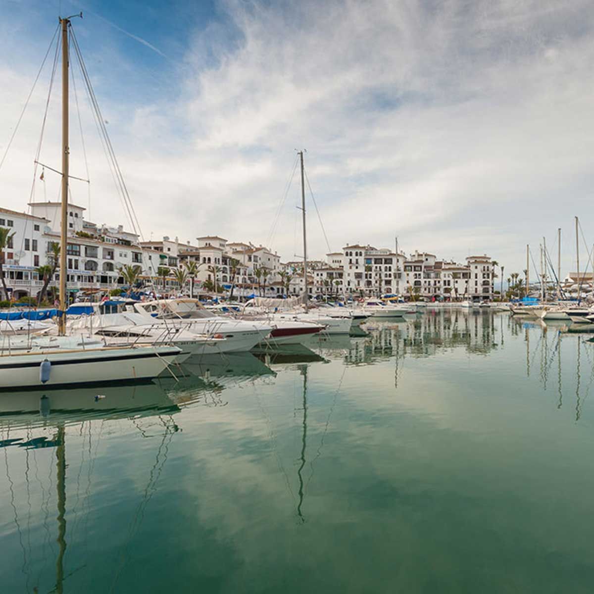 La Duquesa. Puerto de la Duquesa Guide. General information