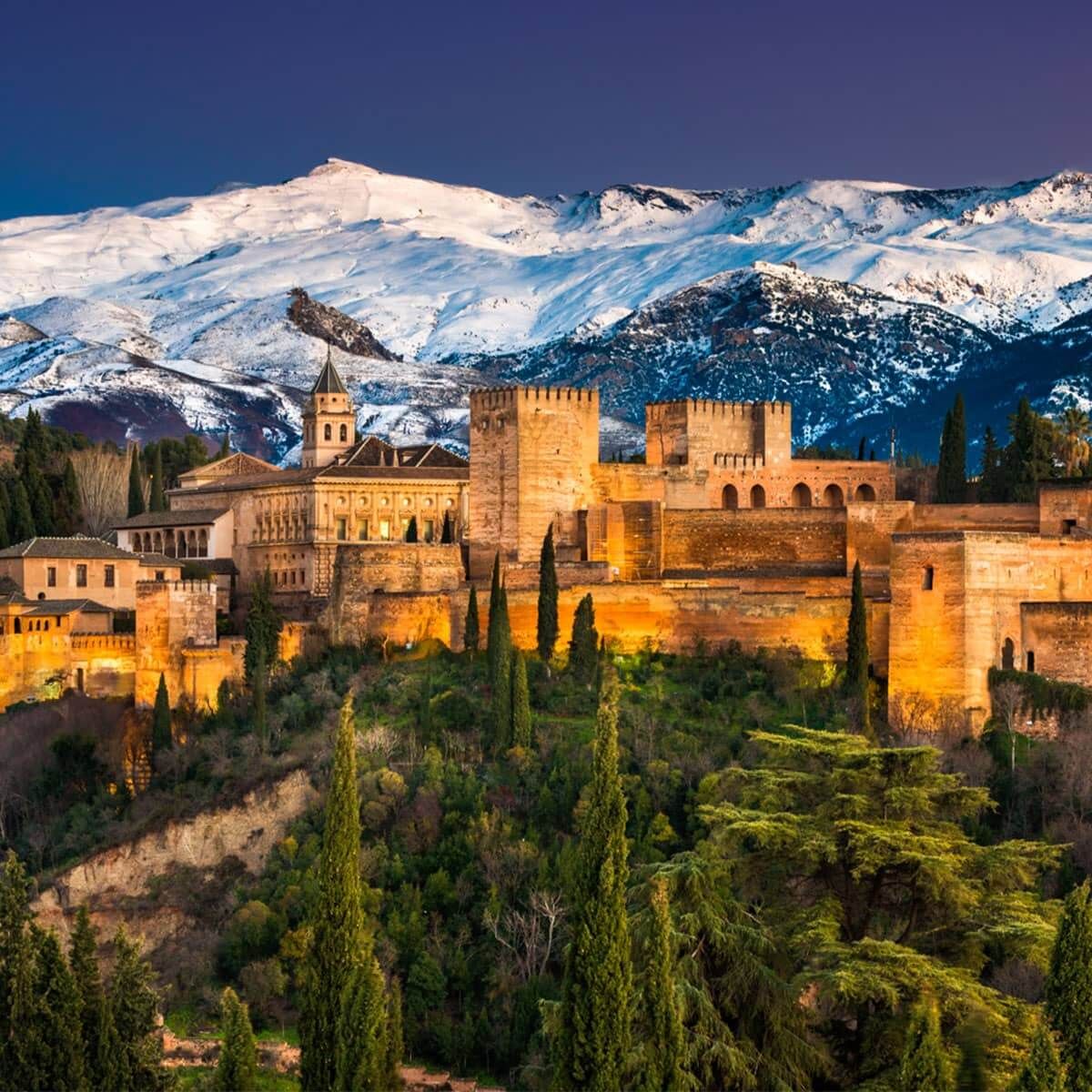 Granada Guide - Picture-Postcard Charm - Granada
