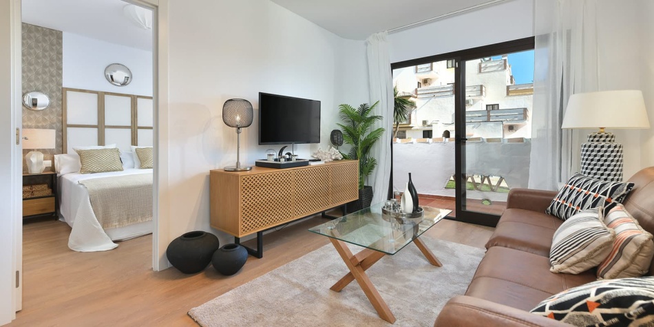 Living room with direct access to the terrace