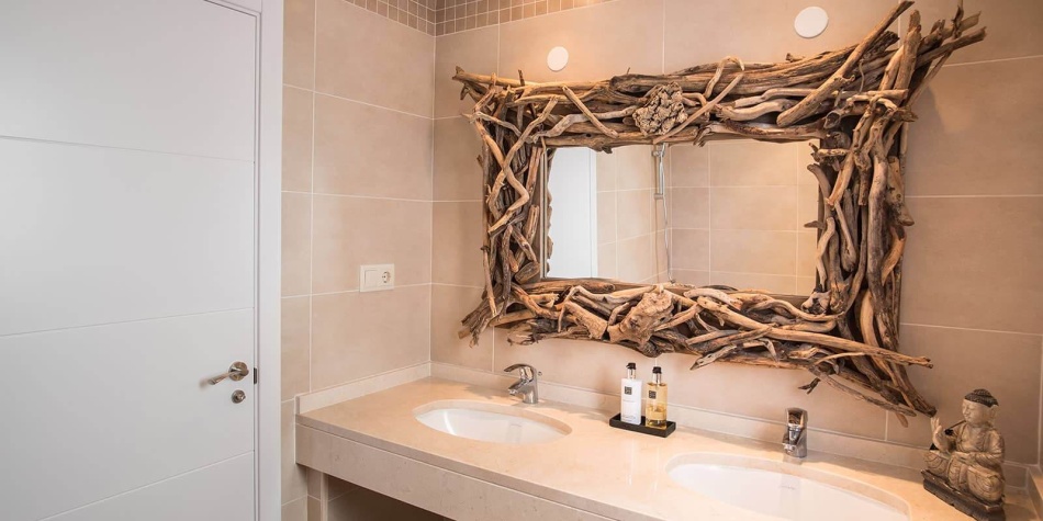 New built front line golf apartments with Scandinavian design in Mijas. Bathroom